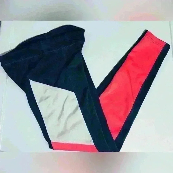 Nike Dri-Fit Tight Fit Leggings, Girls Size XL, Black with Pink & White Panels - Picture 8 of 10